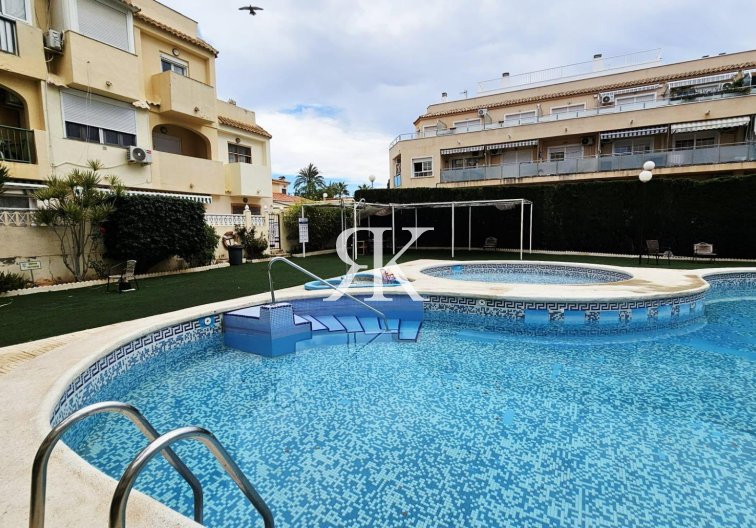 Apartamento  - Segunda mano - Torrevieja - Nueva Torrevieja