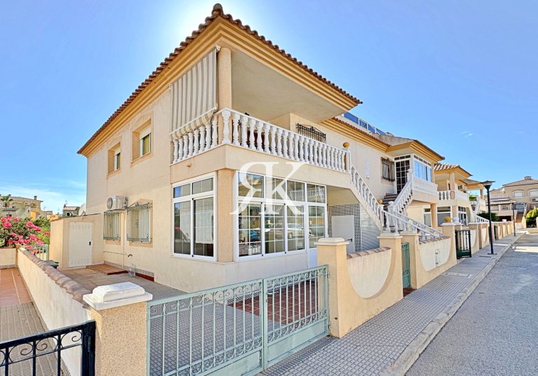 Appartement - Herverkoop - Orihuela Costa - Costa Blanca