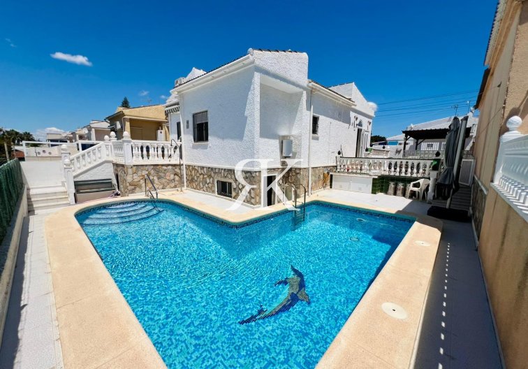 Chalet - Segunda mano - Torrevieja - El Chaparral