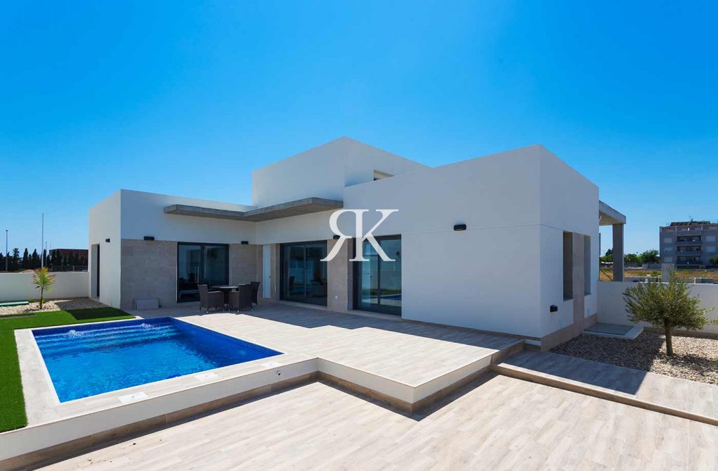  - Detached Villa - Daya Nueva