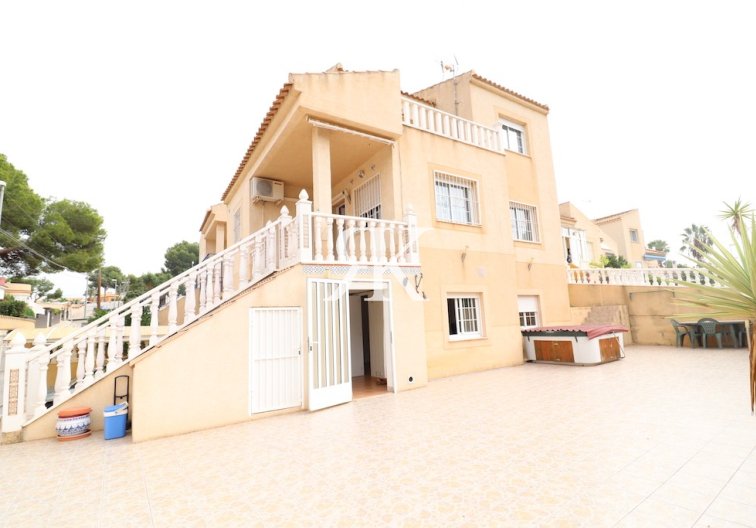 Detached Villa - Resale - Torrevieja - Los Balcones 