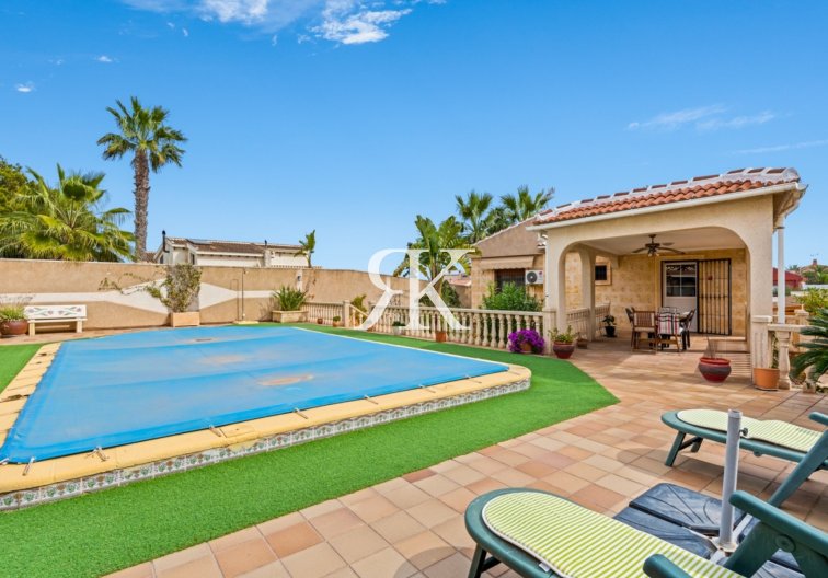 Detached Villa - Resale - Torrevieja - Los Balcones 