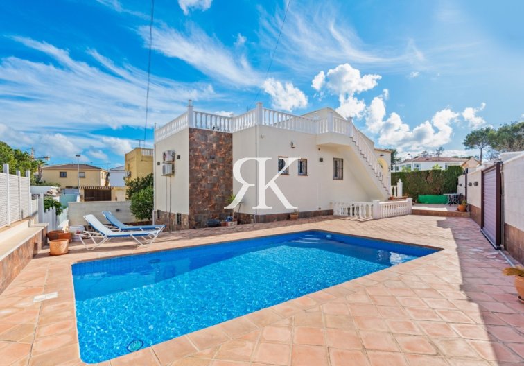 Detached Villa - Resale - Torrevieja - Los Balcones 