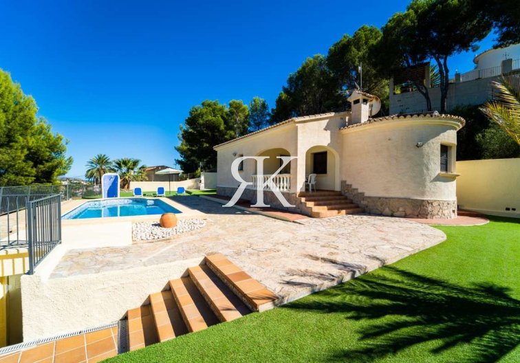 Freistehende Villa - Wiederverkauf - Calpe - Cometa-Carrió