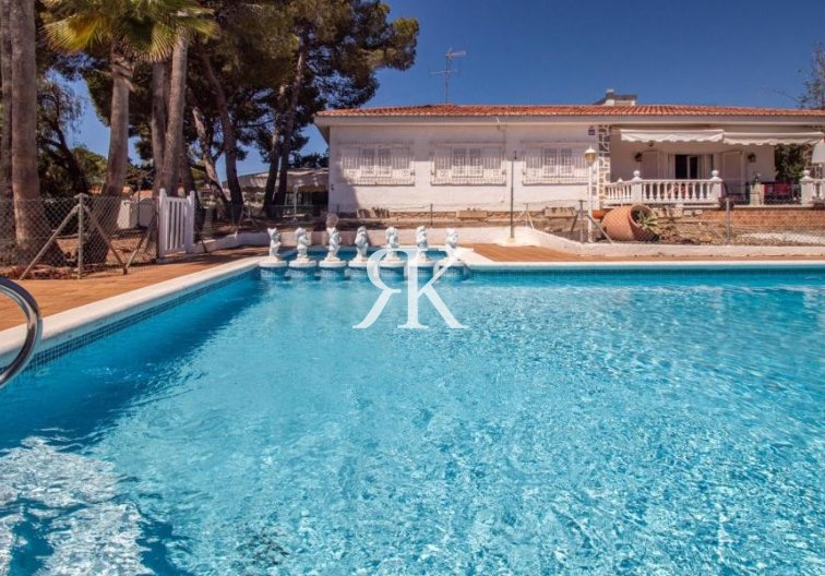 Freistehende Villa - Wiederverkauf - Torrevieja - Los Balcones 