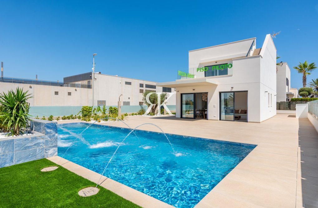 Gebouwd op aanvraag - Vrijstaande villa - Orihuela Costa - Campoamor