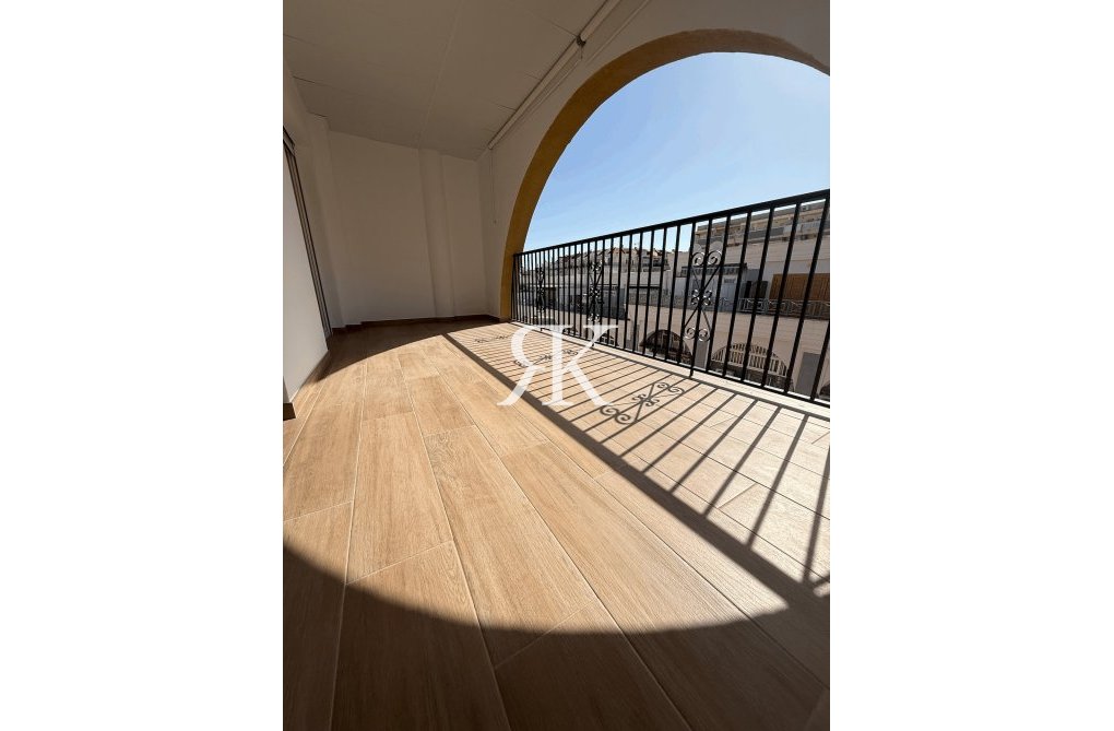 Herverkoop - Apartment Penthouse - Torrevieja - Costa Blanca