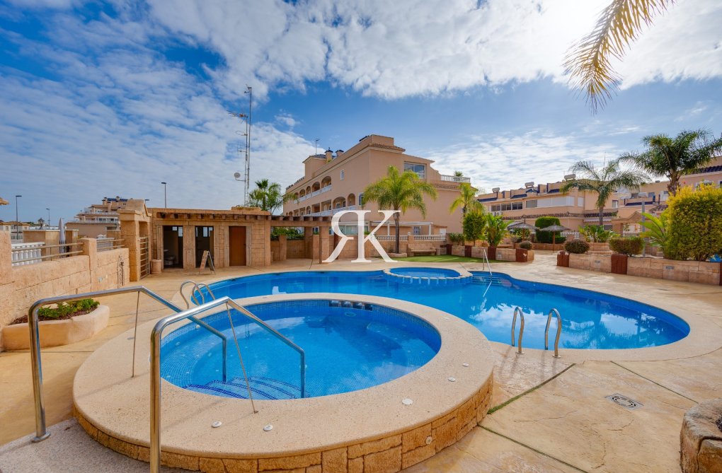 Herverkoop - Appartement - Orihuela Costa - Villamartín