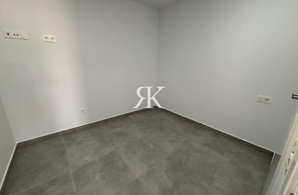 Herverkoop - Appartement - Torrevieja - Estacion De Autobuses