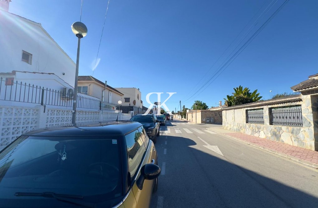 Herverkoop - Bungalow - Orihuela Costa - Cabo Roig