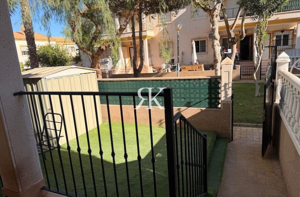 Herverkoop - Bungalow - Orihuela Costa - Costa Blanca