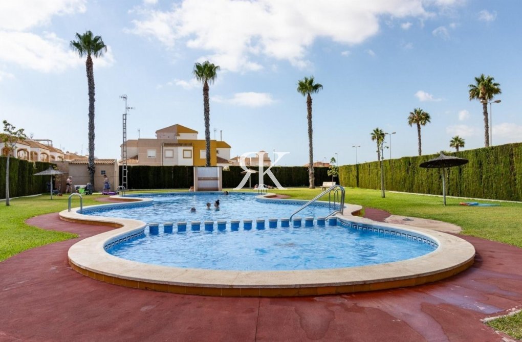 Herverkoop - Bungalow - Torrevieja - Jardín del Mar