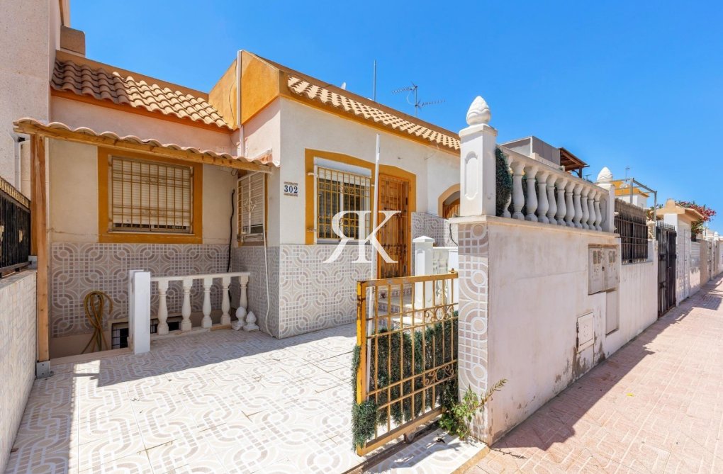 Herverkoop - Bungalow - Torrevieja - Jardín del Mar