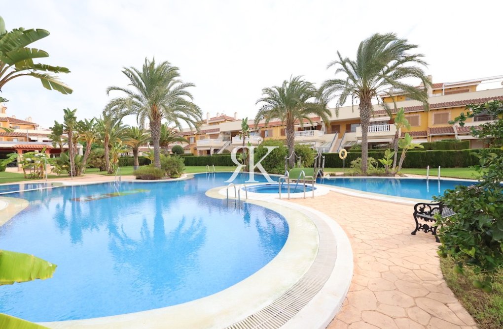 Herverkoop - Halfvrijstaande villa - Orihuela Costa - Playa Flamenca