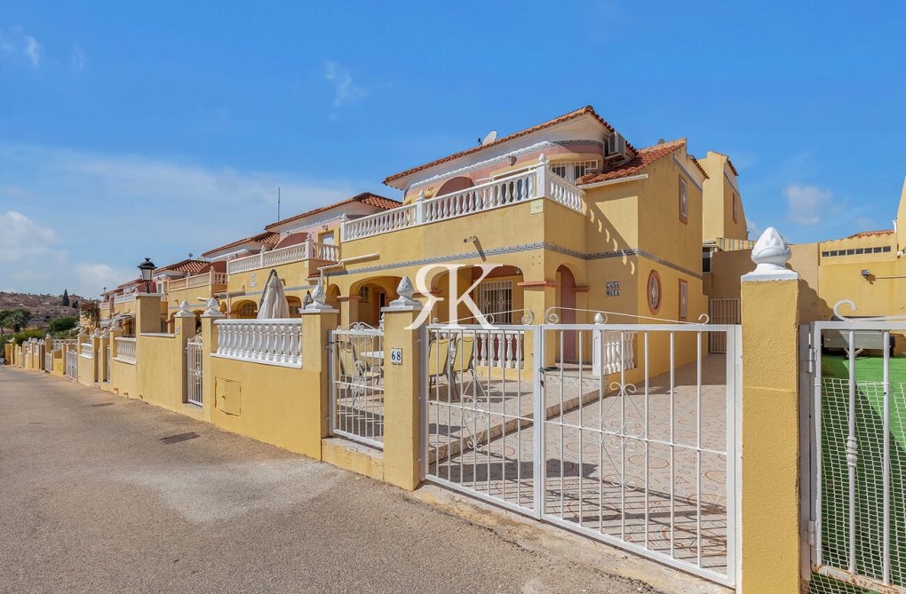 Herverkoop - Semi Detached Penthouse - Orihuela Costa - Costa Blanca