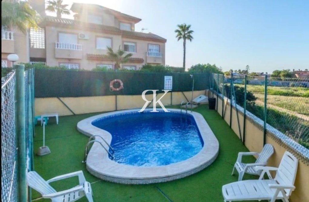 Herverkoop - Semi Detached - Torrevieja - Aguas Nuevas