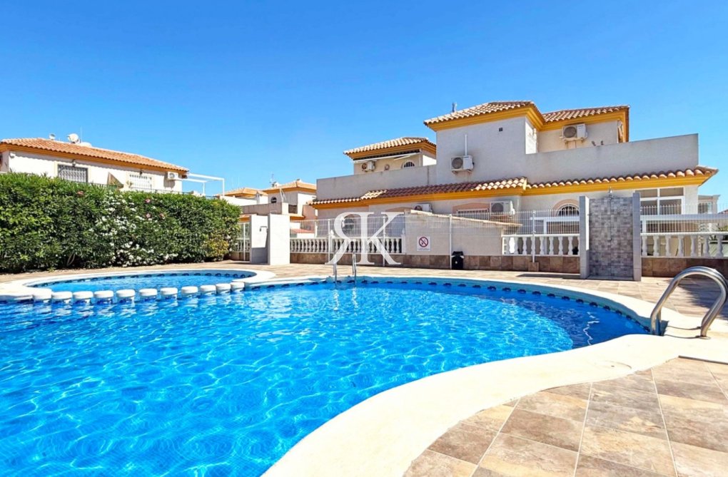 Herverkoop - town house - Orihuela Costa - Costa Blanca