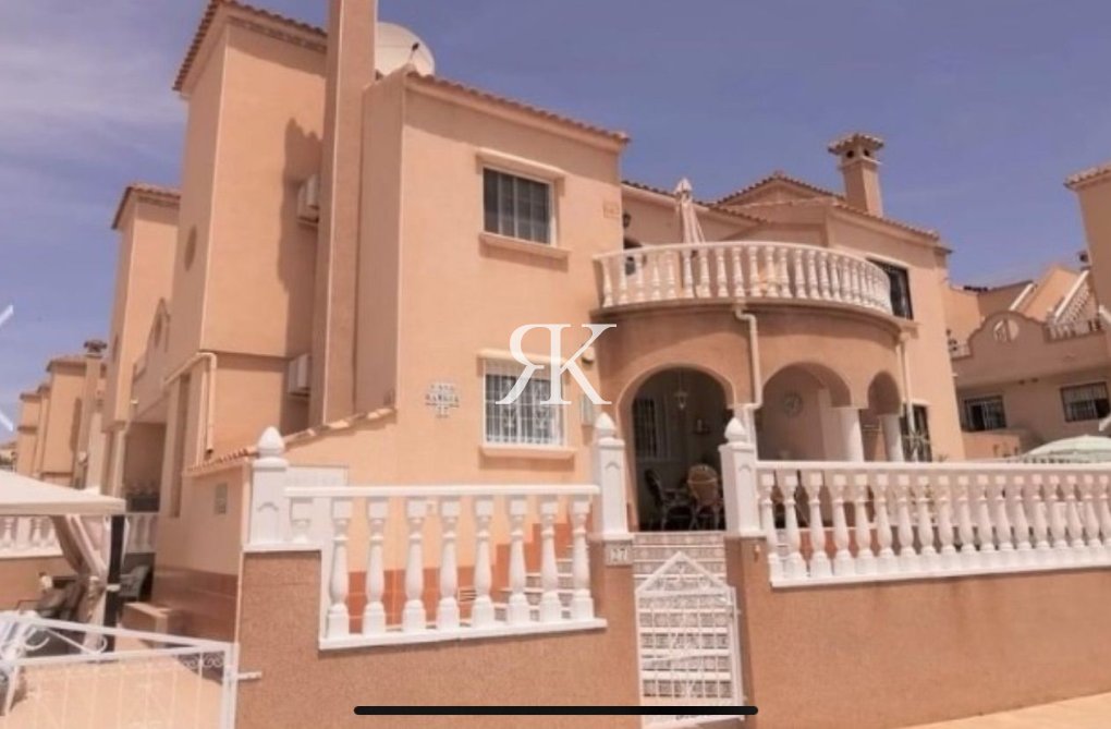 Herverkoop - town house - Orihuela Costa - Costa Blanca