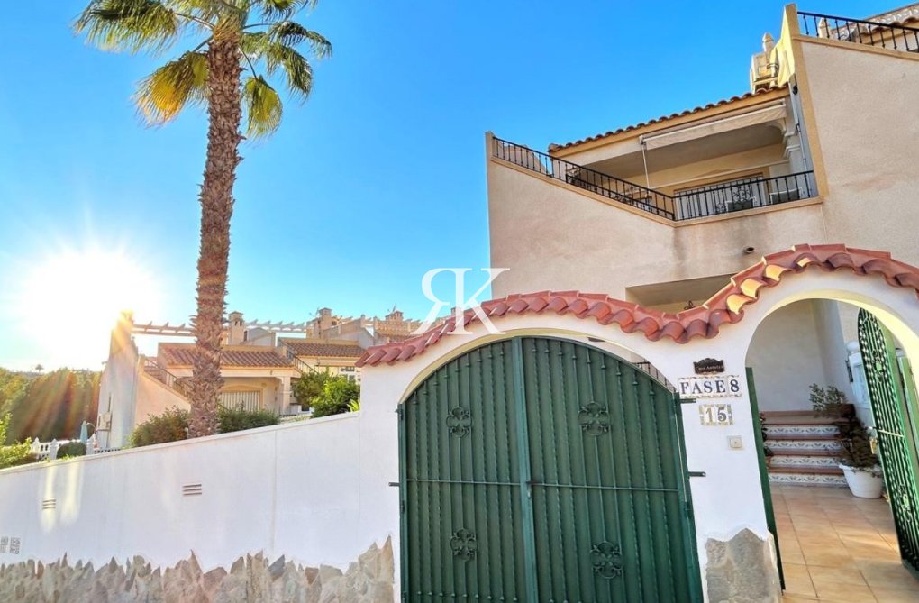Herverkoop - town house - Orihuela Costa - Costa Blanca