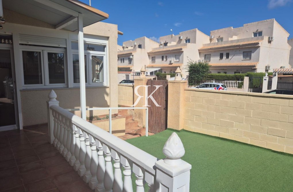 Herverkoop - town house - Orihuela Costa - Costa Blanca