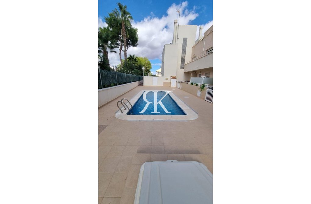 Herverkoop - town house - Orihuela Costa - Villamartín-las Filipinas