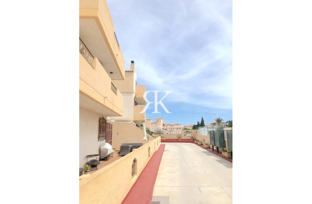 Herverkoop - town house - Playa Flamenca - Costa Blanca