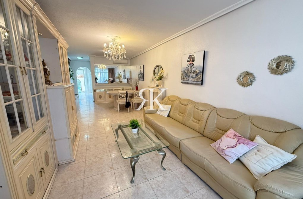 Herverkoop - town house - Torrevieja - Calas Blanca