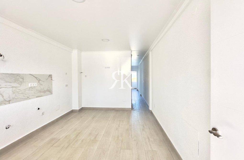 Herverkoop - town house - Torrevieja - La Mata