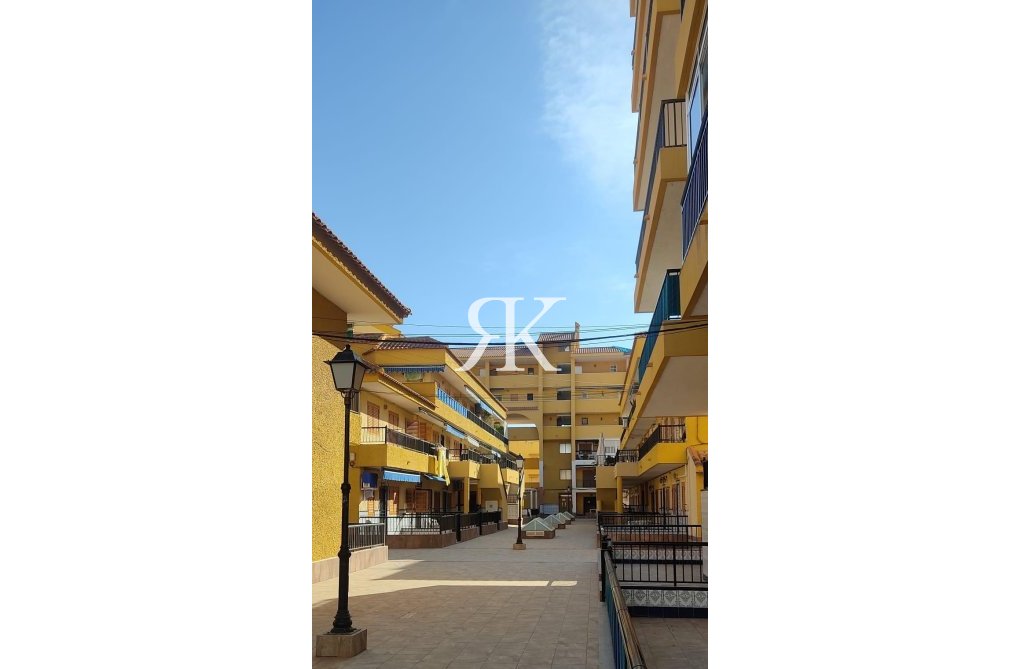 Herverkoop - town house - Torrevieja - Los Europeos