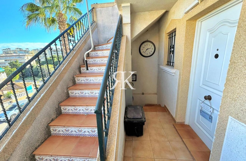 Herverkoop - town house - Villamartin - Costa Blanca