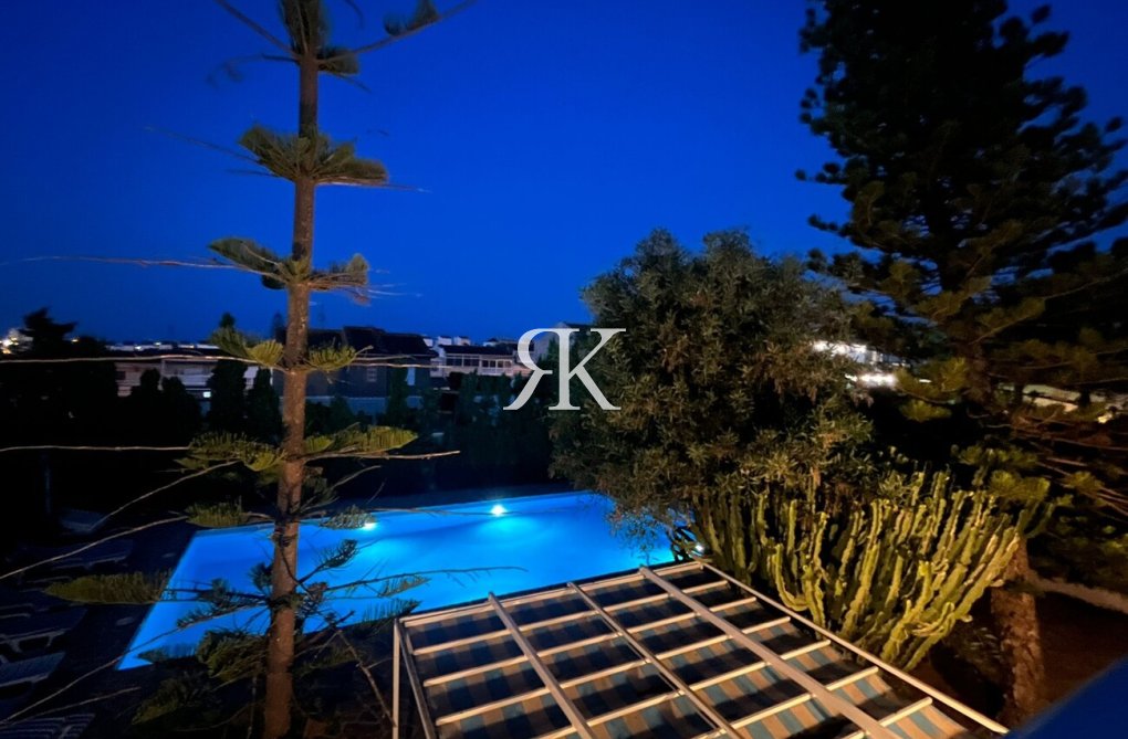 Herverkoop - villa - Los Balcones - Costa Blanca