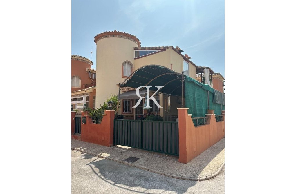 Herverkoop - villa - Orihuela Costa - Playa Flamenca