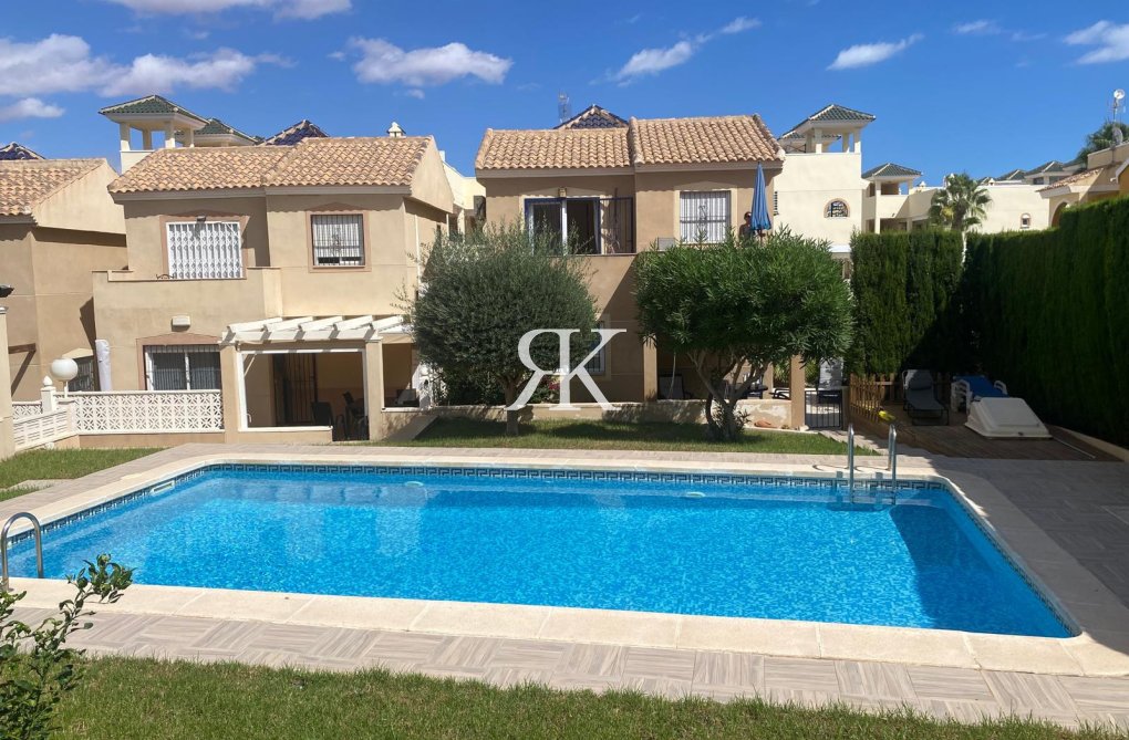 Herverkoop - villa - Orihuela - Inland