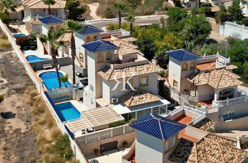Herverkoop - villa - Playa Flamenca - Costa Blanca