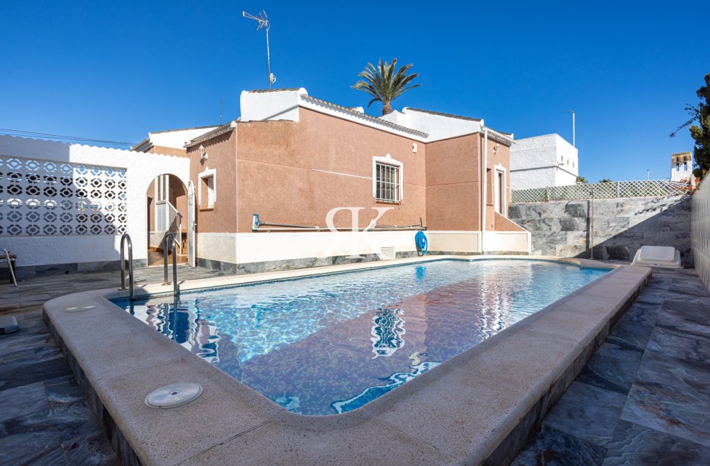 Herverkoop - villa - Torrevieja - Costa Blanca