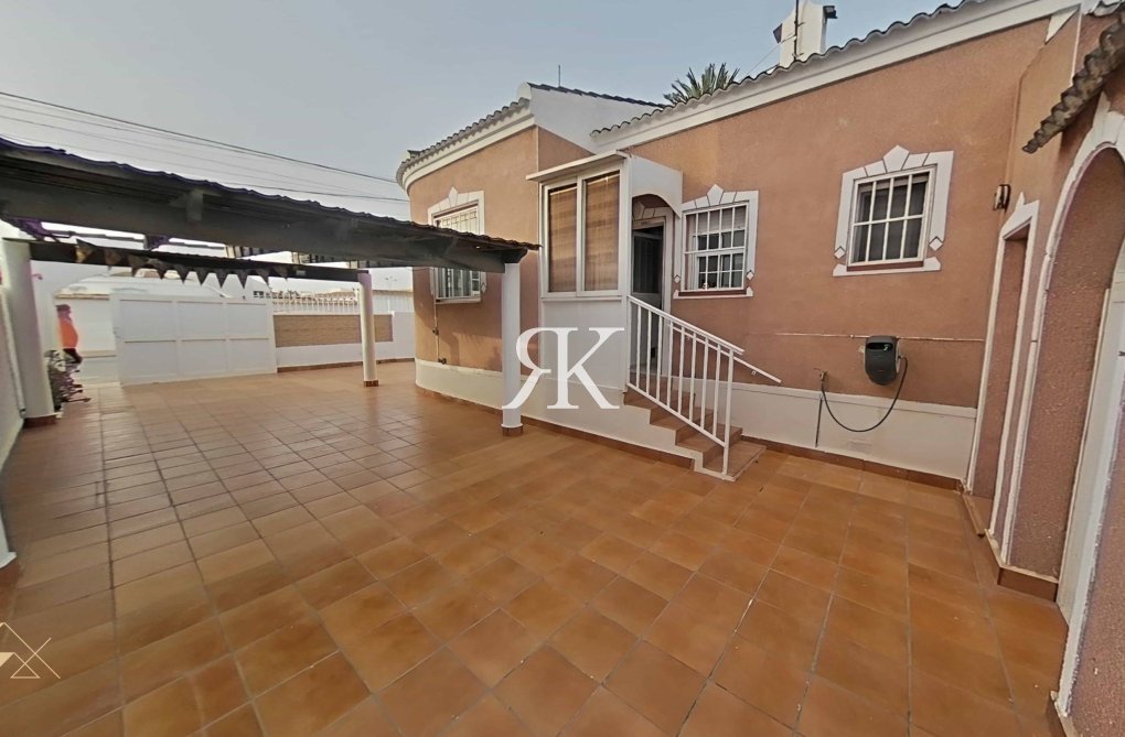 Herverkoop - villa - Torrevieja - San Luis