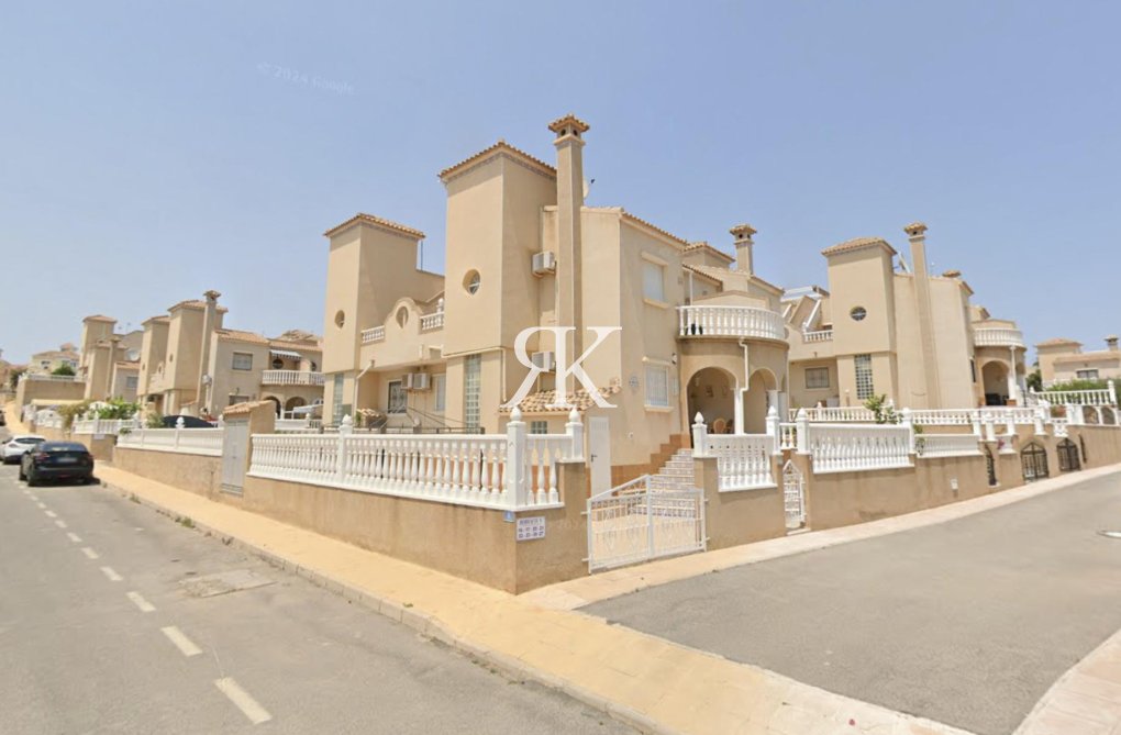 Herverkoop - villa - Villamartin - Costa Blanca