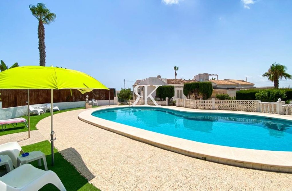 Herverkoop - Vrijstaande villa - Torrevieja - Torreta Florida