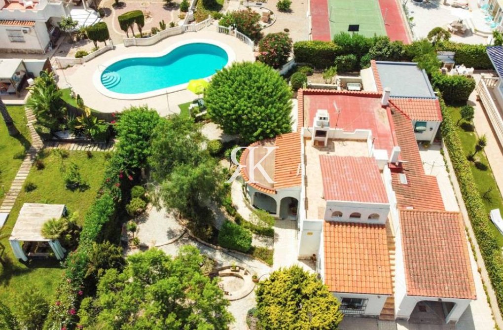 Herverkoop - Vrijstaande villa - Torrevieja - Torreta Florida