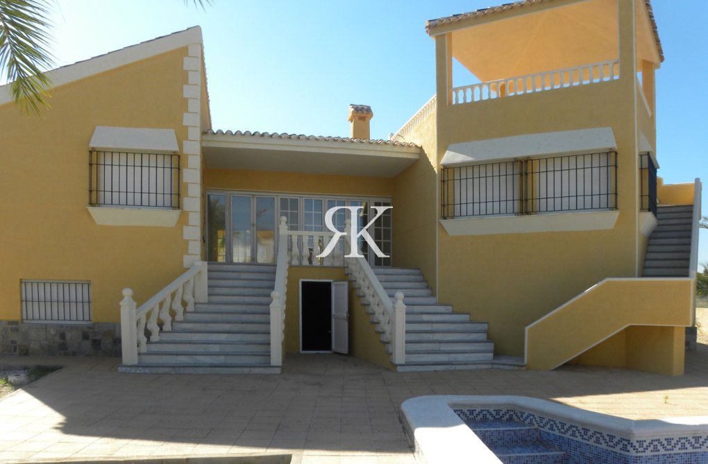 Neubau. Schlüsselfertige - Freistehende Villa - La Manga del Mar Menor