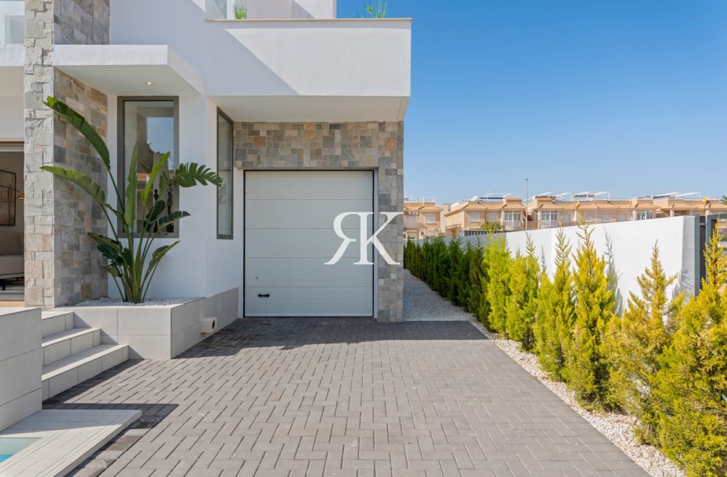 New build Key in hand - Detached Villa - Los Alcázares