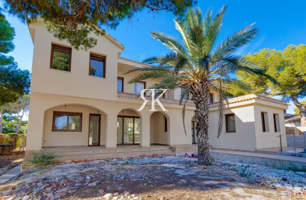 Nieuwbouw - Vrijstaande villa - Torrevieja - Punta Prima