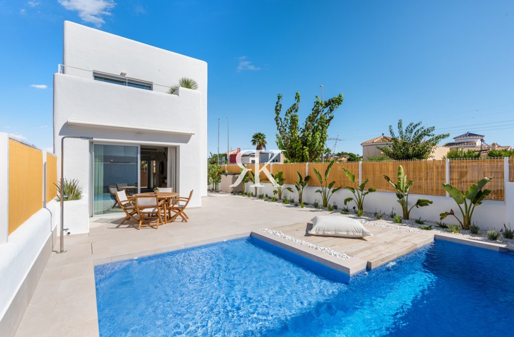 Nouvelle construction - Villa Individuelle - Los Alcázares