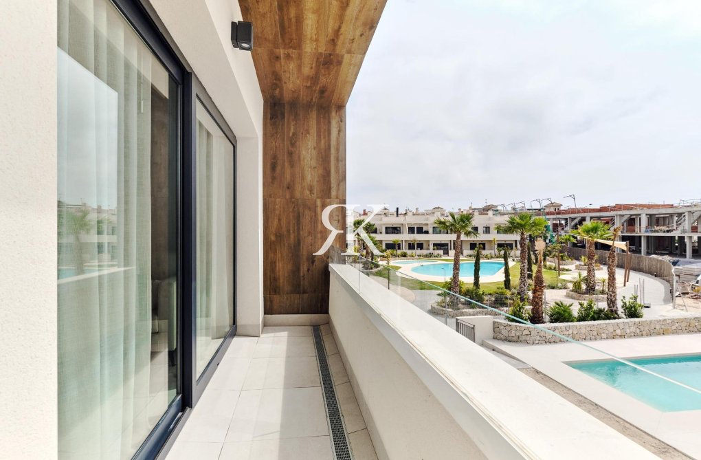 Obra Nueva - Bungalow en planta alta - Torrevieja - Villa Amalia