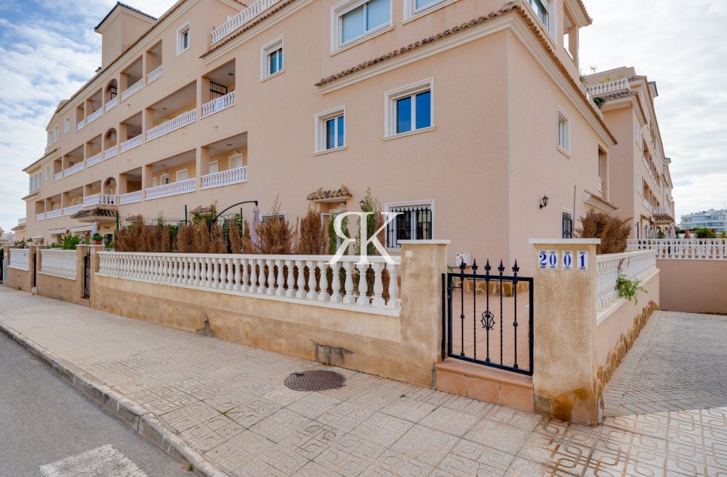 Resale - Apartment Ground floor - Orihuela Costa - Villamartín