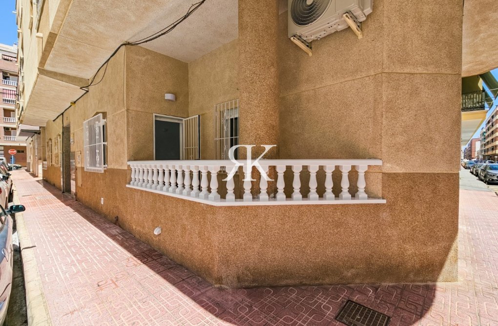 Resale - Apartment Ground floor - Torrevieja - El Acequión