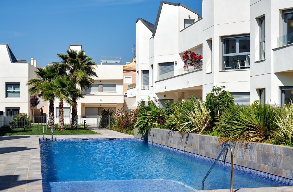 Resale - Apartment Ground floor - Torrevieja - La Veleta