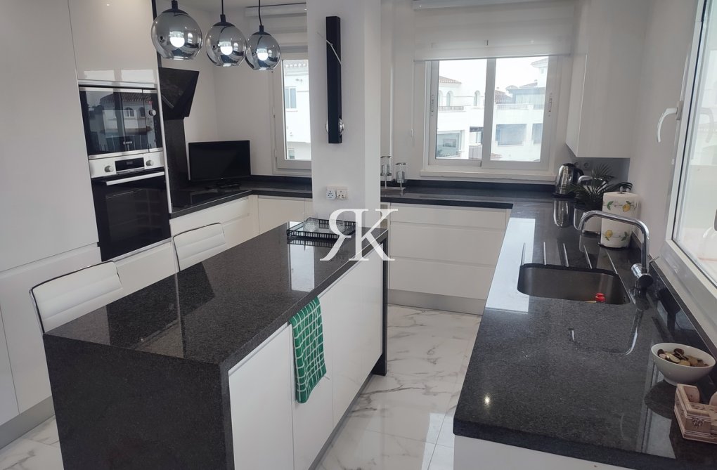 Resale - Apartment - Hacienda Riquelme Golf Resort - Inland