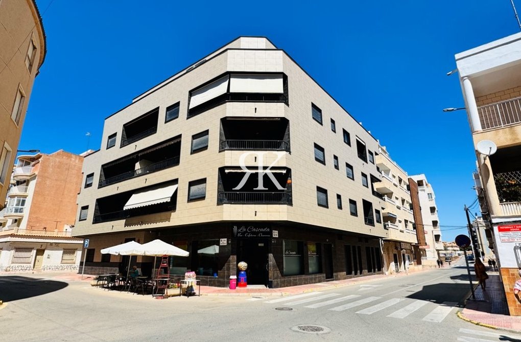 Resale - Apartment - La Mata - Costa Blanca