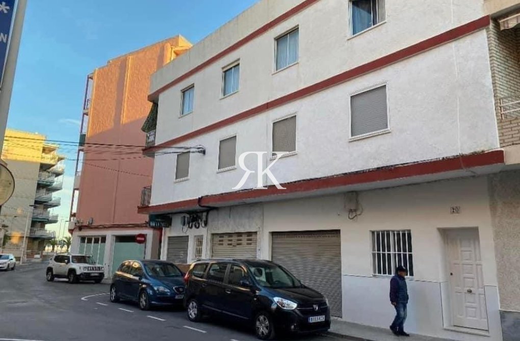 Resale - Apartment - Lo Pagan
